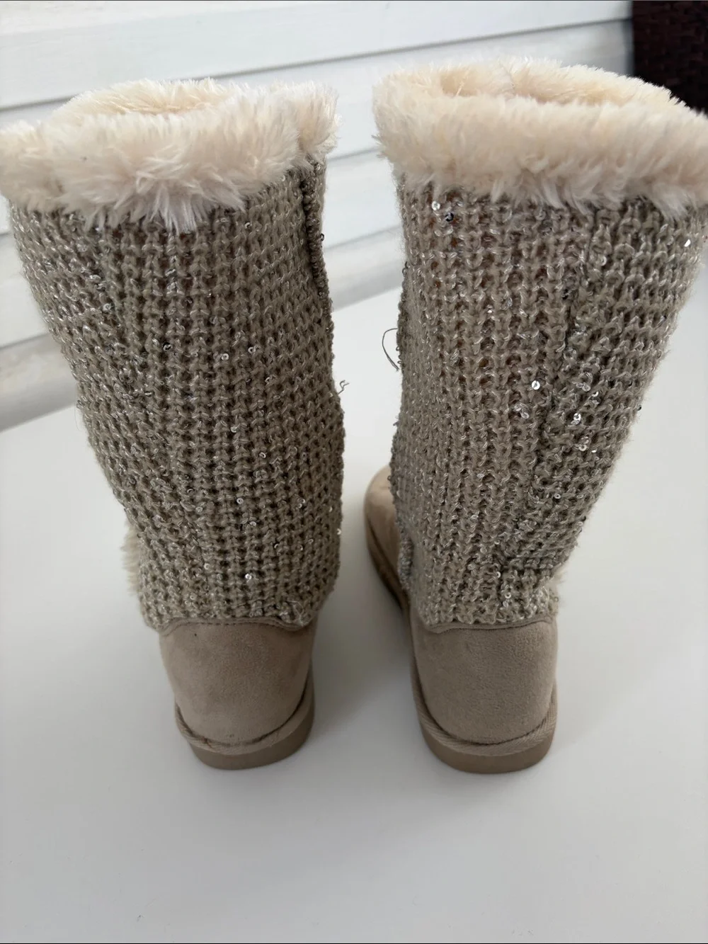 Women’s Taupe Knit Sequin Faux Fur Winter Boots Size 7